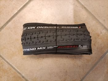 Used Vittoria Pneumatico Tubeless bike — image 3 of 7