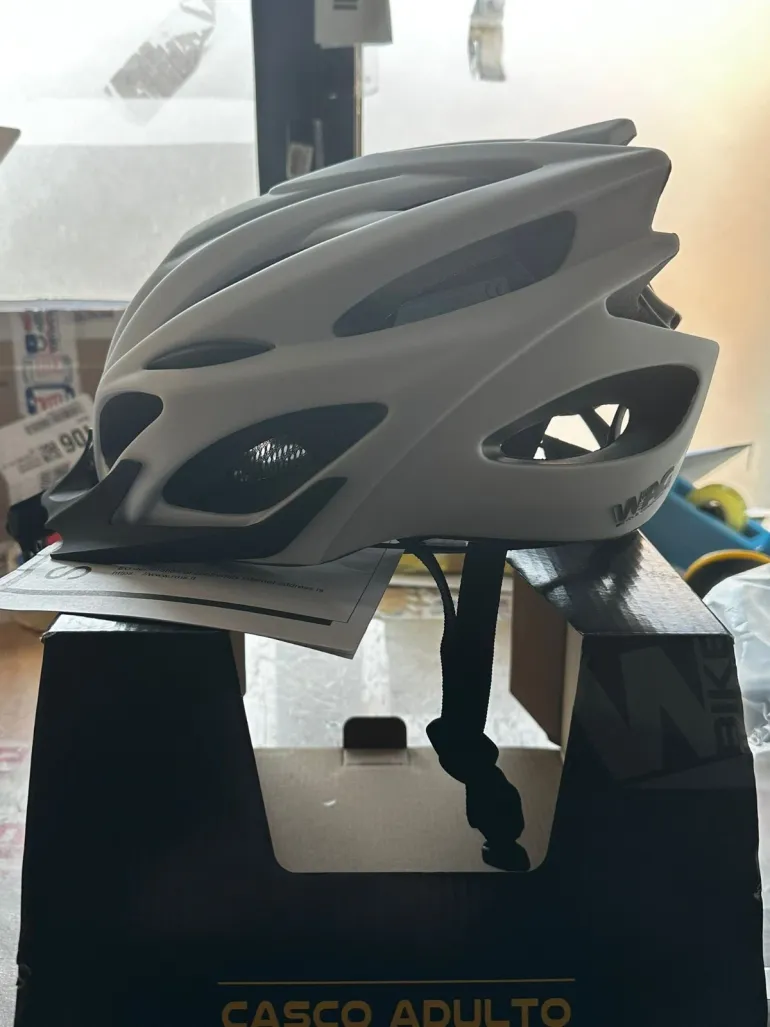 Used Wag Casco bici da corsa caschetto mtb unisex regolabile L 58-62 cm bianco nero 2024 bike — image 7 of 11
