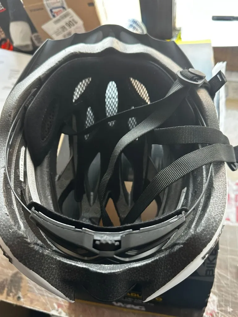 Used Wag Casco bici da corsa caschetto mtb unisex regolabile L 58-62 cm bianco nero 2024 bike — image 4 of 11