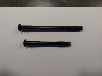 Giant, 12mm Thru Axle with Removable Lever