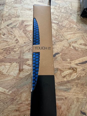 Skuad, Shade eva colore blu