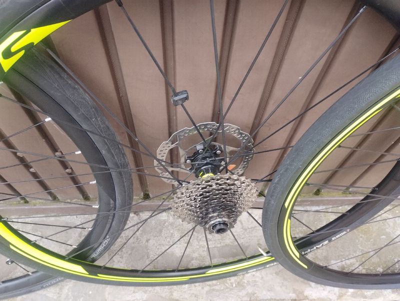 Used Mavic ksyriun bike — image 3 of 5