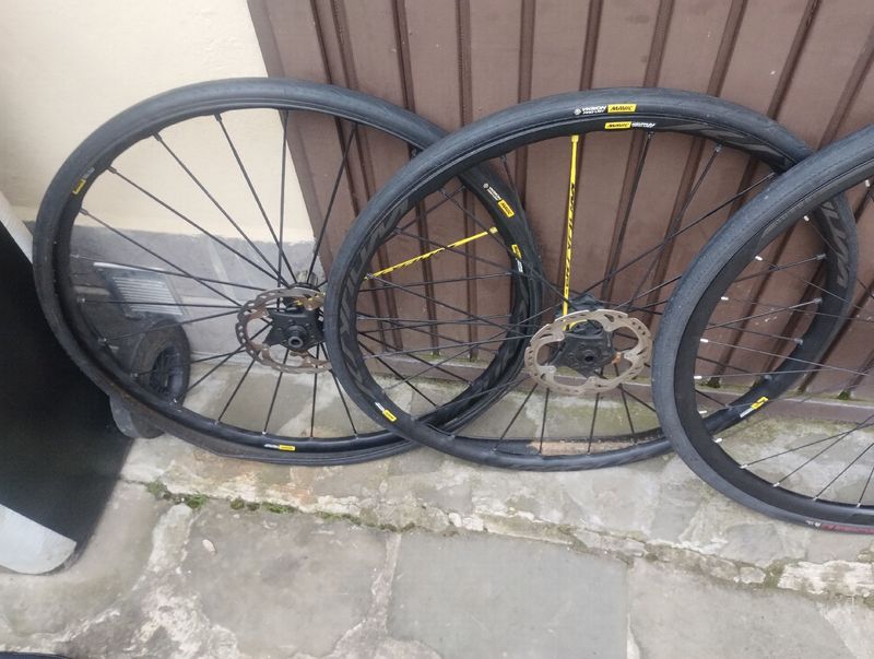 Used Mavic ksyriun bike — image 5 of 5