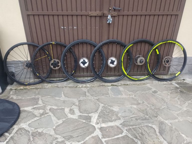 Used Mavic ksyriun bike — image 1 of 5