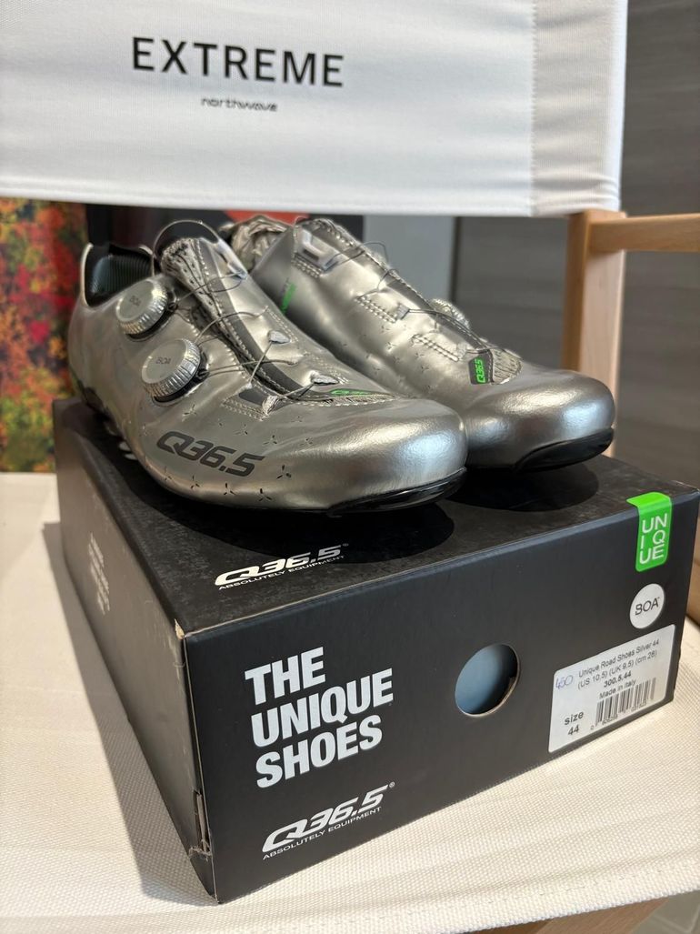 Used Q36.5 Unique Road Shoes Silver 2024 bike — image 1 of 4