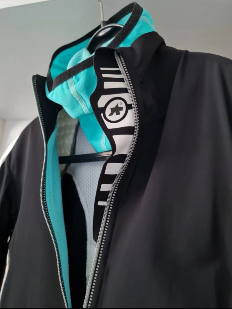 Used Assos iJ.pompaDour S7 Jacket 2022 bike — image 3 of 17