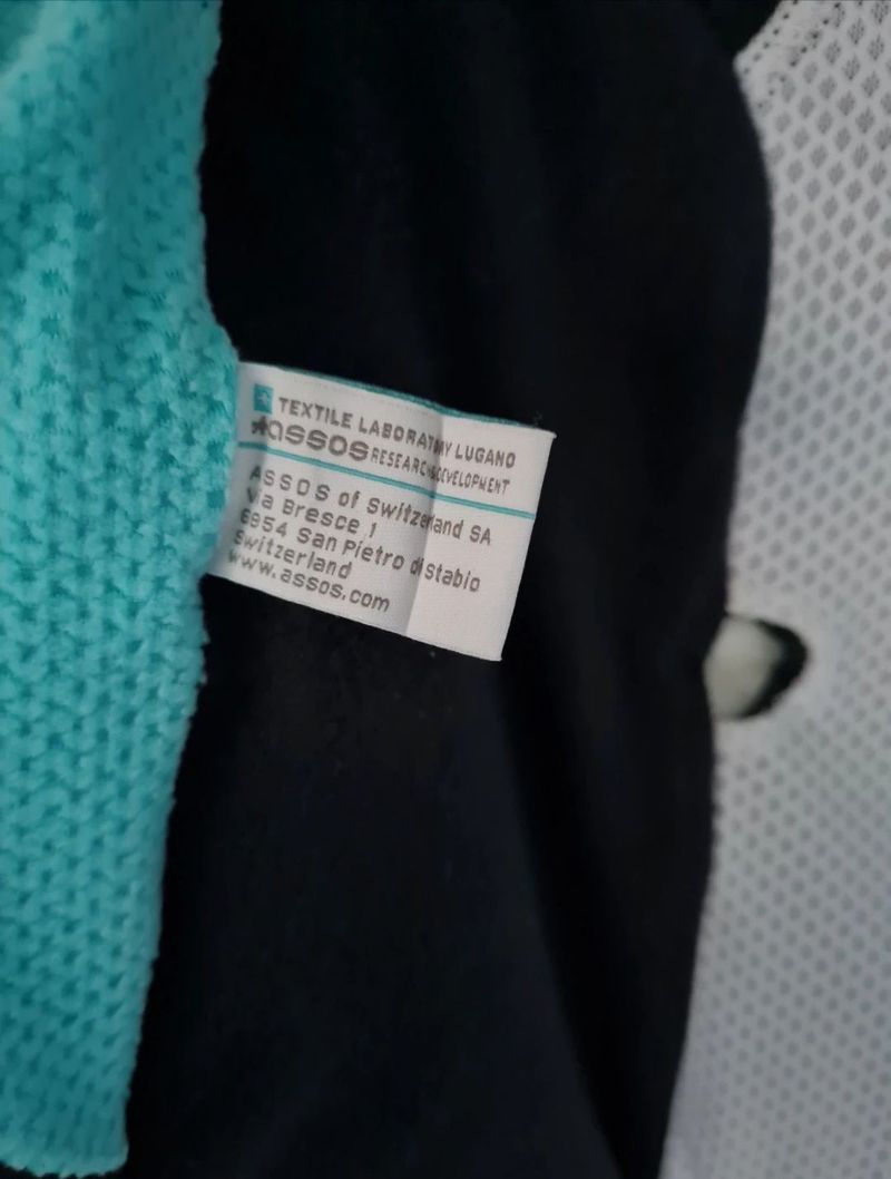 Used Assos iJ.pompaDour S7 Jacket 2022 bike — image 15 of 17