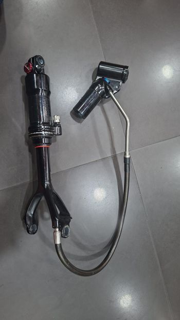 Used RockShox Brain Air-Sprung Rear Shock with Autosag 2020 bike — image 1 of 10