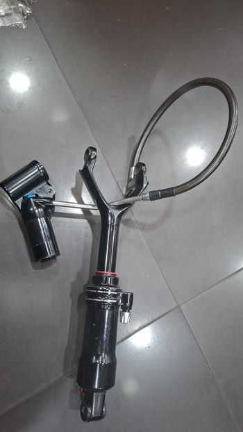 Used RockShox Brain Air-Sprung Rear Shock with Autosag 2020 bike — image 6 of 10