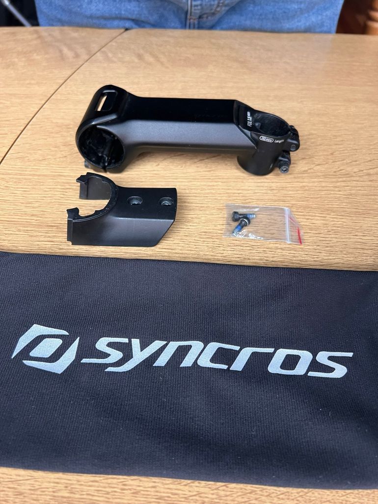 Used Syncros Foil Aero 1.5 110mm 2026 bike — image 1 of 5