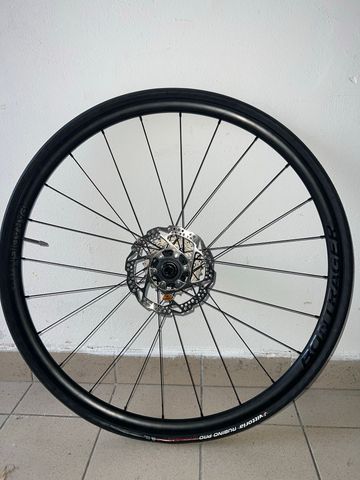 Used Bontrager Paradigm Comp TLR Disc 2023 Wheels
