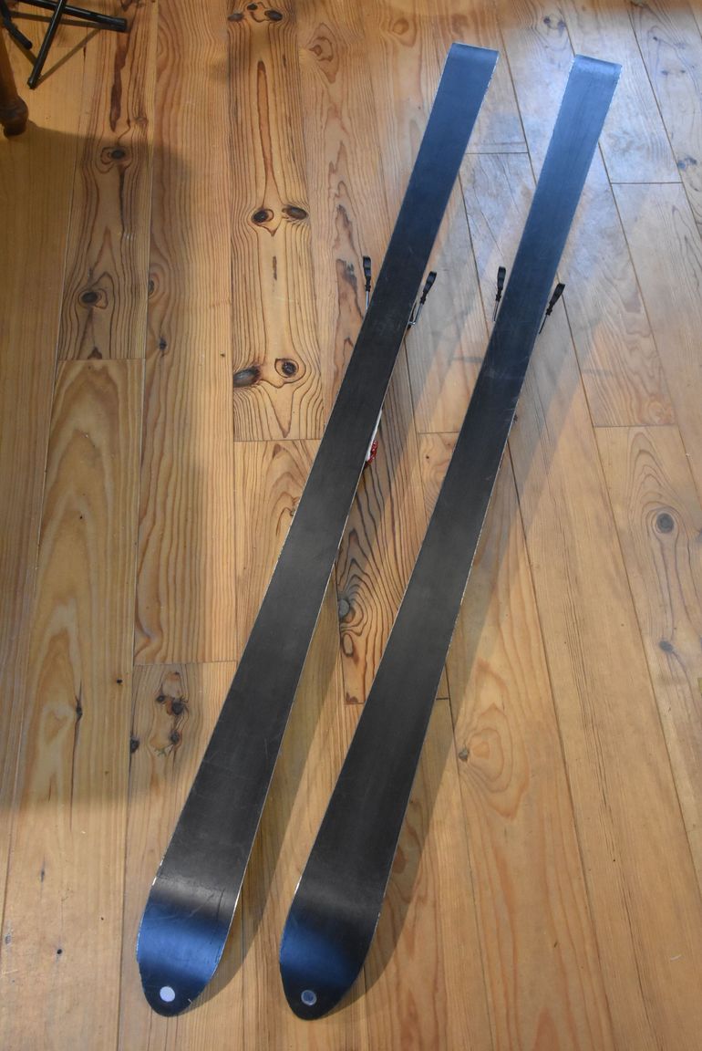 Used VöLKI Skis de piste/randonnée avec bâtons, couteaux et peaux bike — image 6 of 9