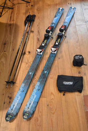 Used VöLKI Skis de piste/randonnée avec bâtons, couteaux et peaux bike