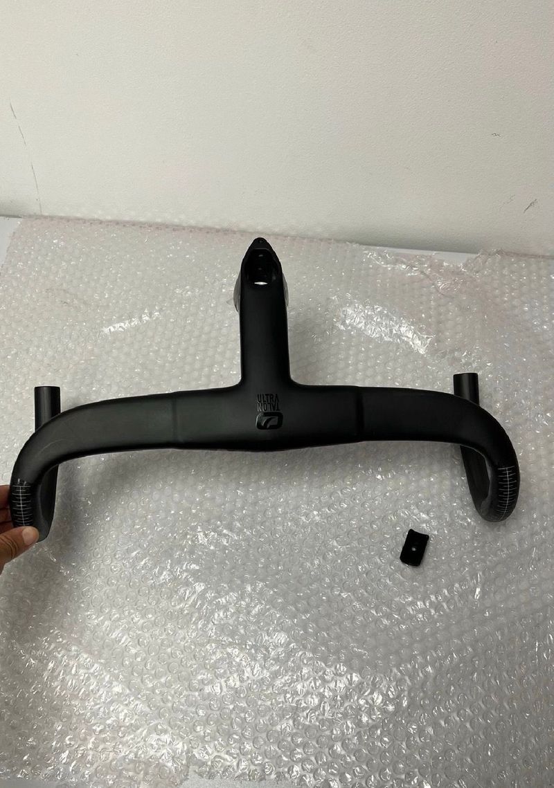 Käytetty Pinarello Most Talon Ultra Light Handlebar 46/120mm 2025 Cockpit