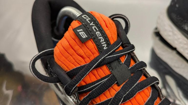 Used Brooks Glycerin 16 bike — image 11 of 14