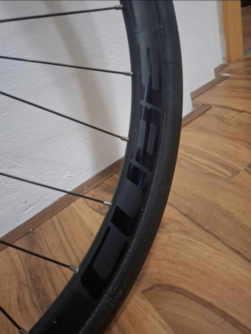 Used Cube aluminum wheels bike — image 1 of 4