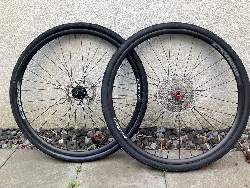 Used alexrim CXD22 Disc bike — image 1 of 5