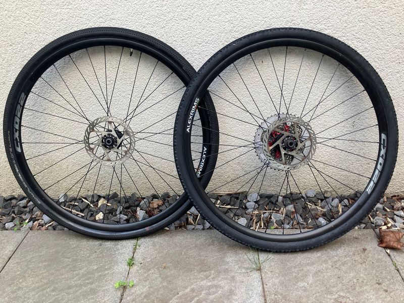 Used alexrim CXD22 Disc bike — image 3 of 5