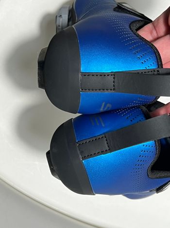 Used Shimano TR9 S-PHYRE Blu Luminoso Taglia 45 2026 bike — image 6 of 8
