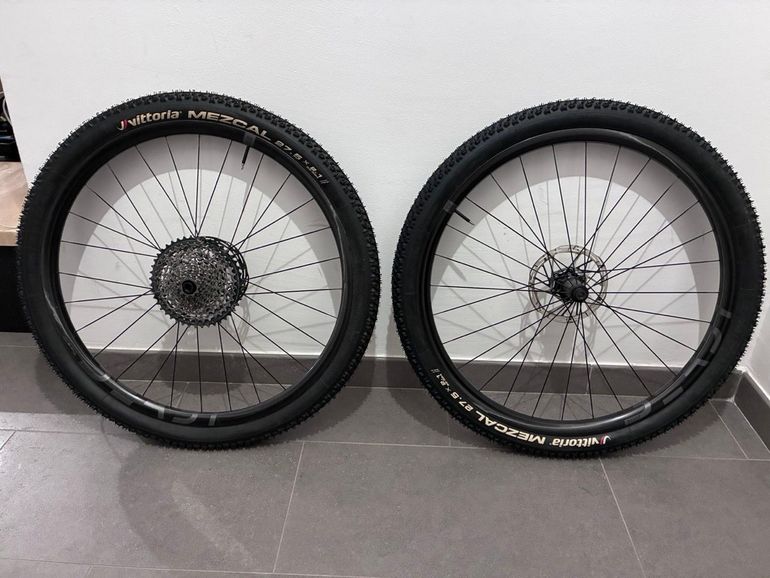 Used Beast Components GR25 27.5" Wheelset 2022 bike — image 1 of 5