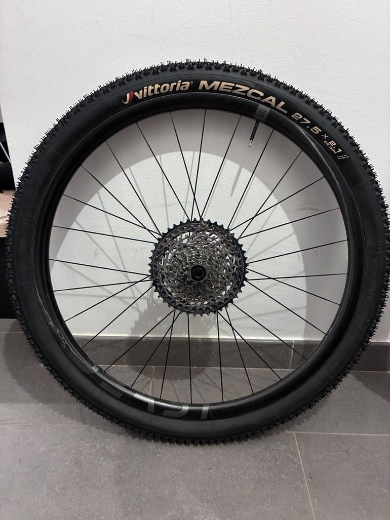 Used Beast Components GR25 27.5" Wheelset 2022 bike — image 2 of 5