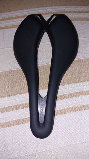linx, Lynx Ultrafast Superflow Carbon Saddle 145mm