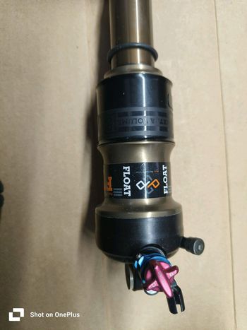 Brugt Fox Float Factory 200 x 50, 8 2017 bike — billede 2 af 6