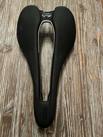 Used Selle Italia SLR Super Flow Boost Saddles & Seatposts