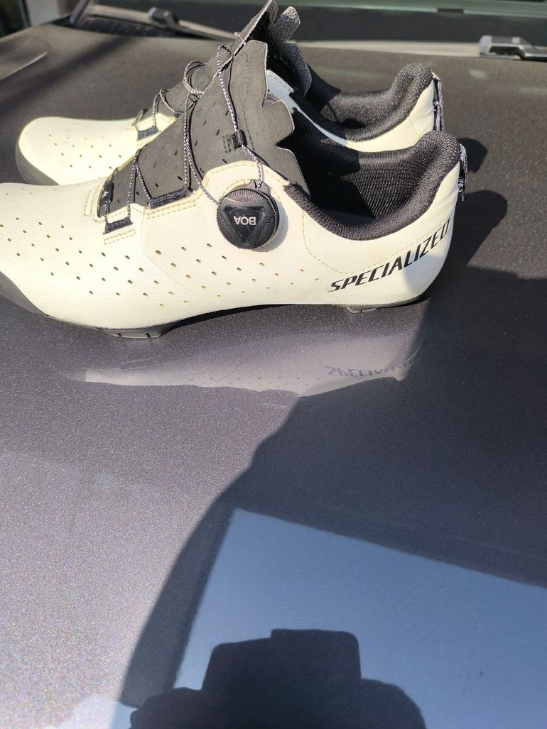 Used Specialized Shoes 2025 bike — image 4 of 5