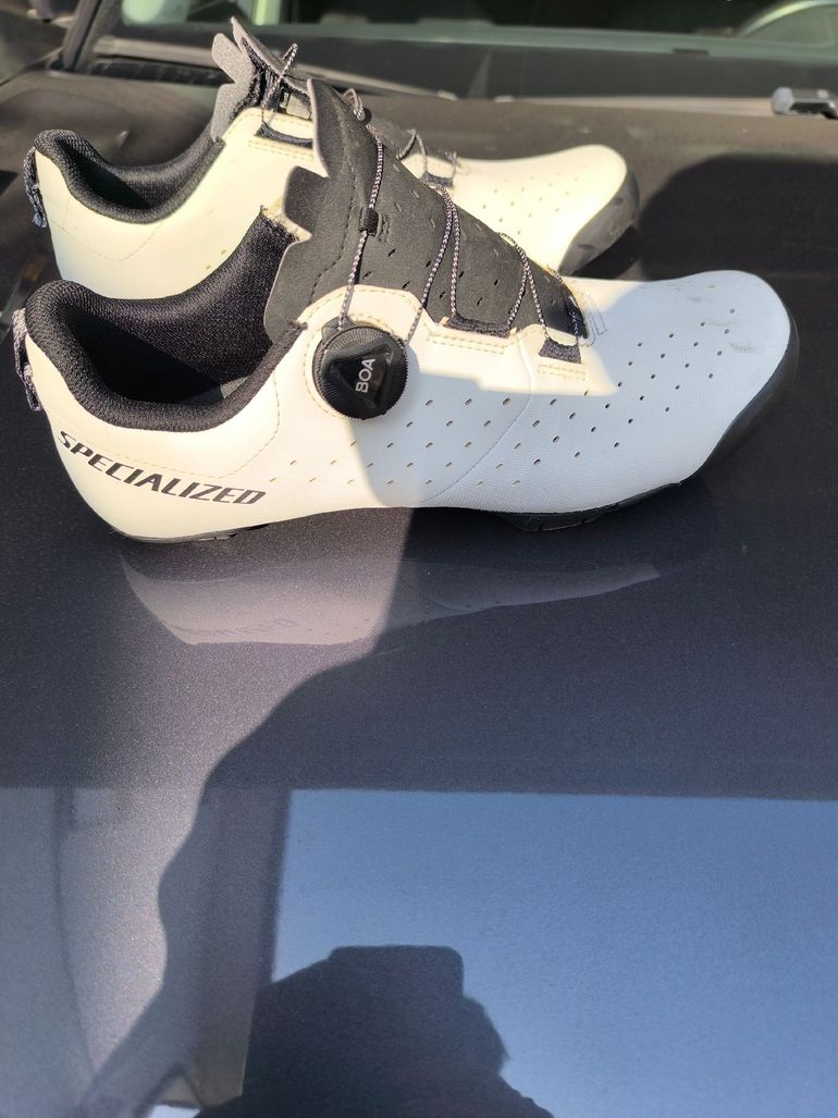Used Specialized Shoes 2025 bike — image 2 of 5