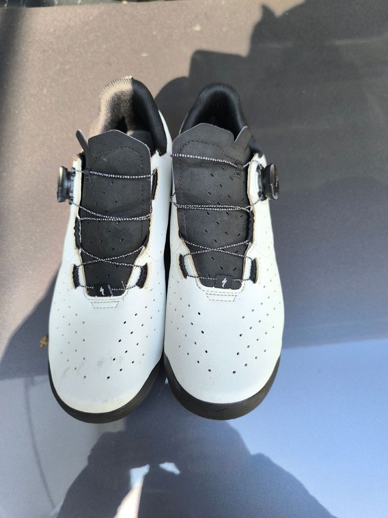 Used Specialized Shoes 2025 bike — image 3 of 5