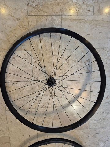 Used Syncros RP 2.0 Disc Wheelset 2022 bike — image 8 of 9
