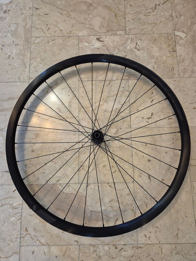 Used Syncros RP 2.0 Disc Wheelset 2022 bike — image 7 of 9