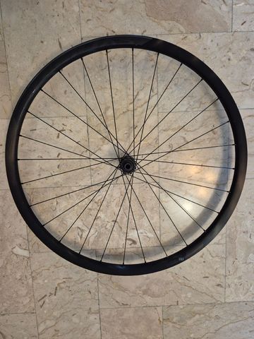 Used Syncros RP 2.0 Disc Wheelset 2022 bike — image 6 of 9