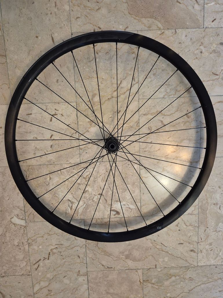 Used Syncros RP 2.0 Disc Wheelset 2022 bike — image 6 of 9