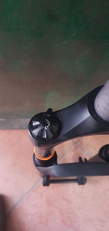 Used Rst Suspension Fork 2025 bike — image 2 of 5