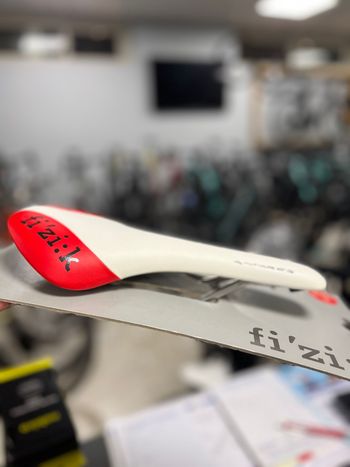 Käytetty Fizik antares 2020 Saddles & Seatposts