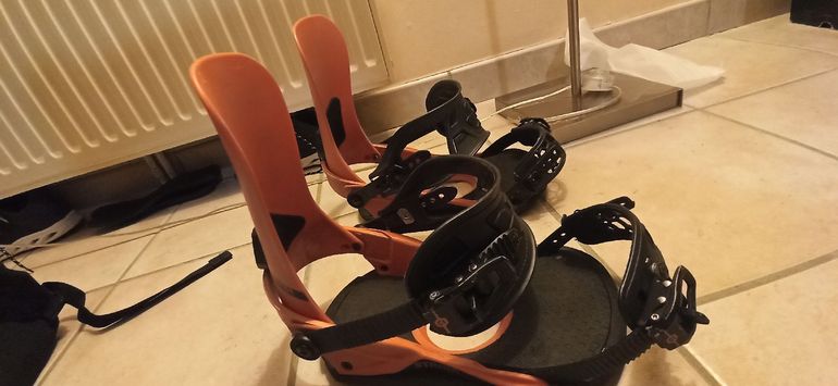 Used Union Strata Snowboard Binding 2019 bike — image 6 of 13