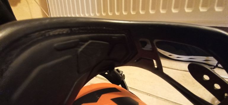 Used Union Strata Snowboard Binding 2019 bike — image 1 of 13