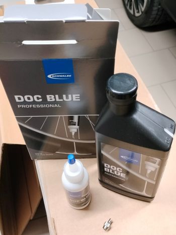 Used Schwalbe Doc Blue Professional 2026 bike — image 1 of 3