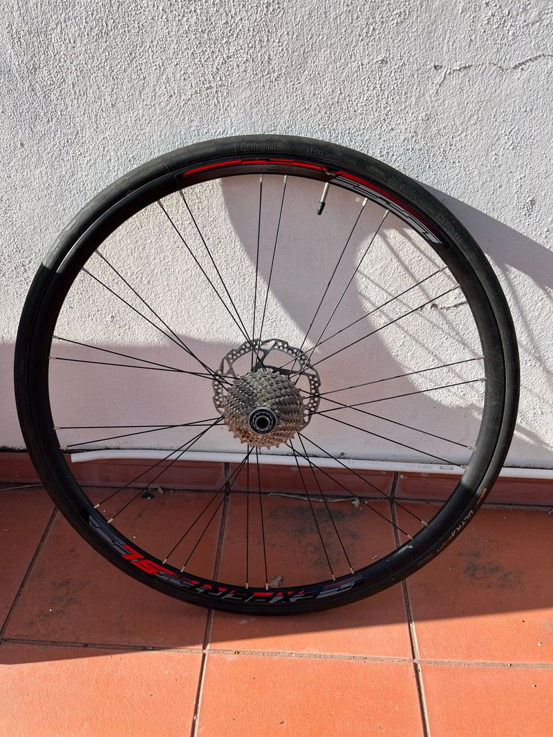Used Merida Expert SL Disc Wheel 2018 bike — image 1 of 6