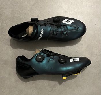 Used Gaerne Carbon G.STL Iridium 2024 bike — image 3 of 6