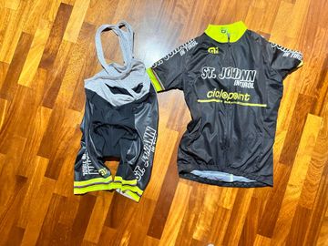 Tweedehands Ale cycling completo maglia e calzoncini 2015 Cycling Clothing