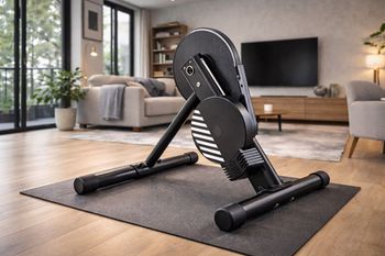 Used Van Rysel D100 Smart Trainer bike — image 4 of 4