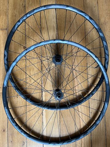Easton ARC Offset 25 700C Wheels 2024 Wheels usato