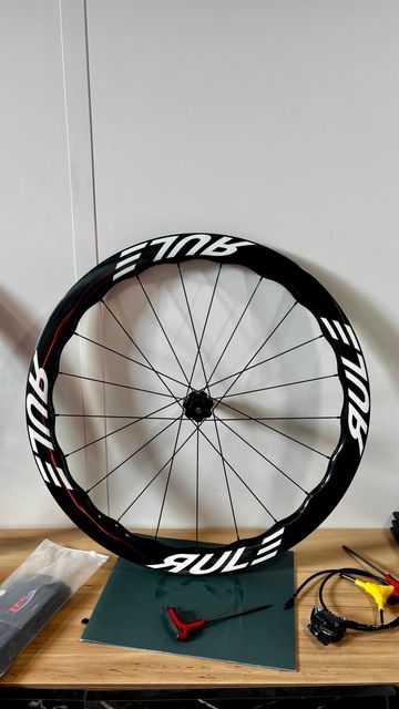Used rule Roues carbone 45 2026 bike — image 3 of 3