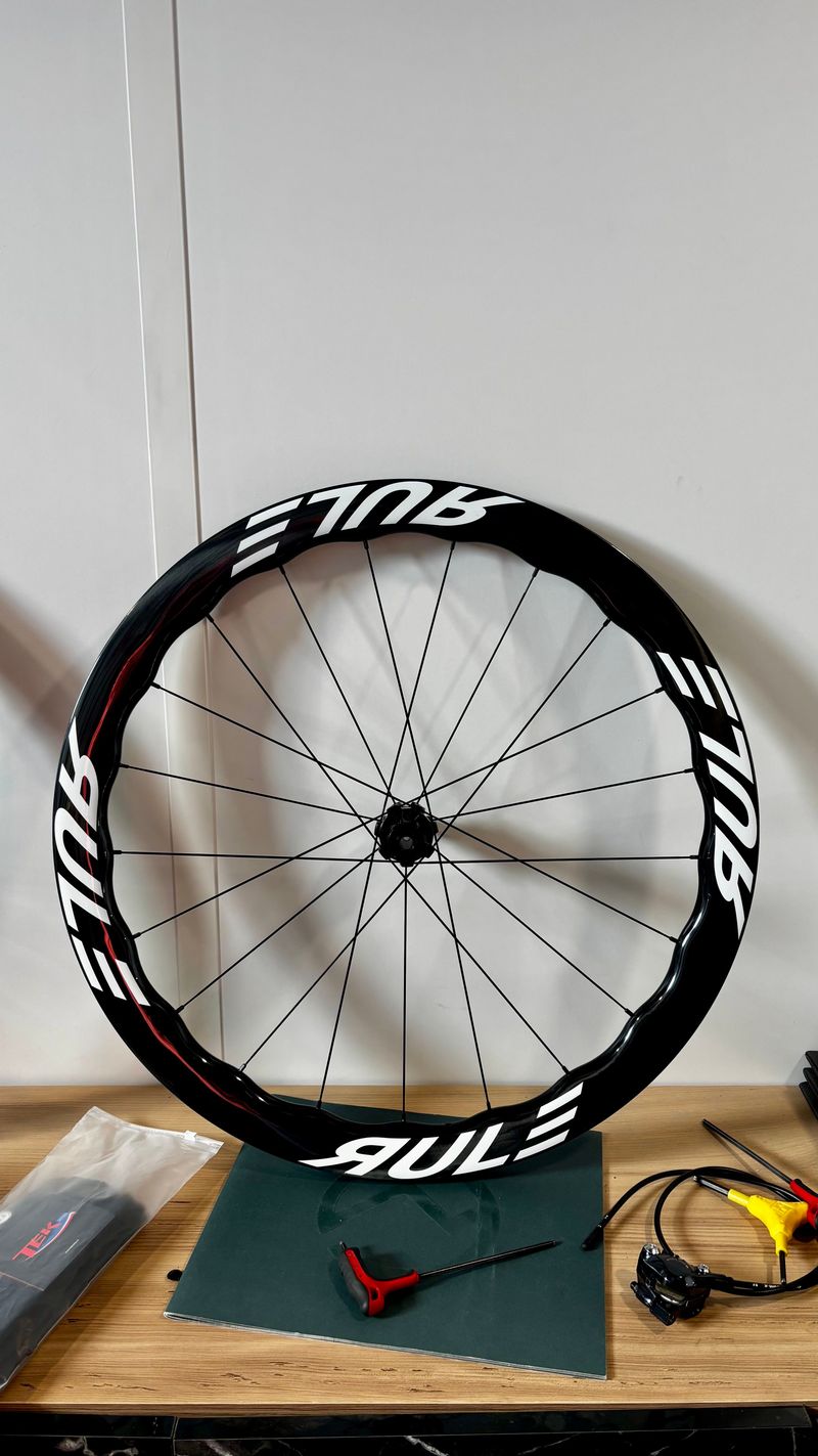 Used rule Roues carbone 45 2026 bike — image 3 of 3