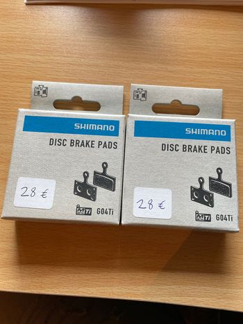 Shimano, Disc Brake Pads G04Ti Metal Pad & Spring