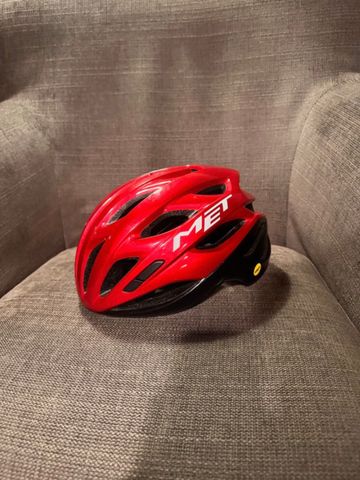 Brugt MET Estro MIPS Helmet 2025 Cycling Accessories