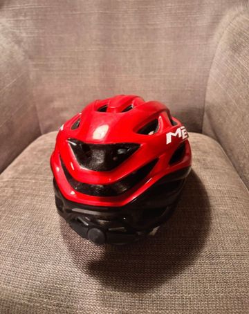 Used MET Estro MIPS Helmet 2025 bike — image 3 of 4